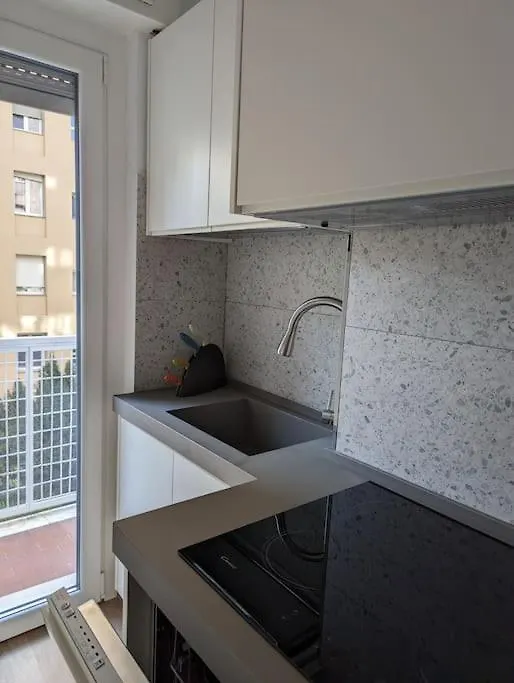 Modern And Comfortable Near The Subway Μιλάνο 0*,  Ιταλία