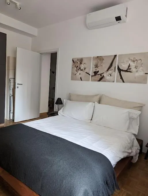 Modern And Comfortable Near The Subway Milano 0*,  Italien