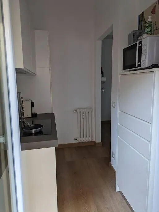 Lägenhet Modern And Comfortable Near The Subway Milano Italien